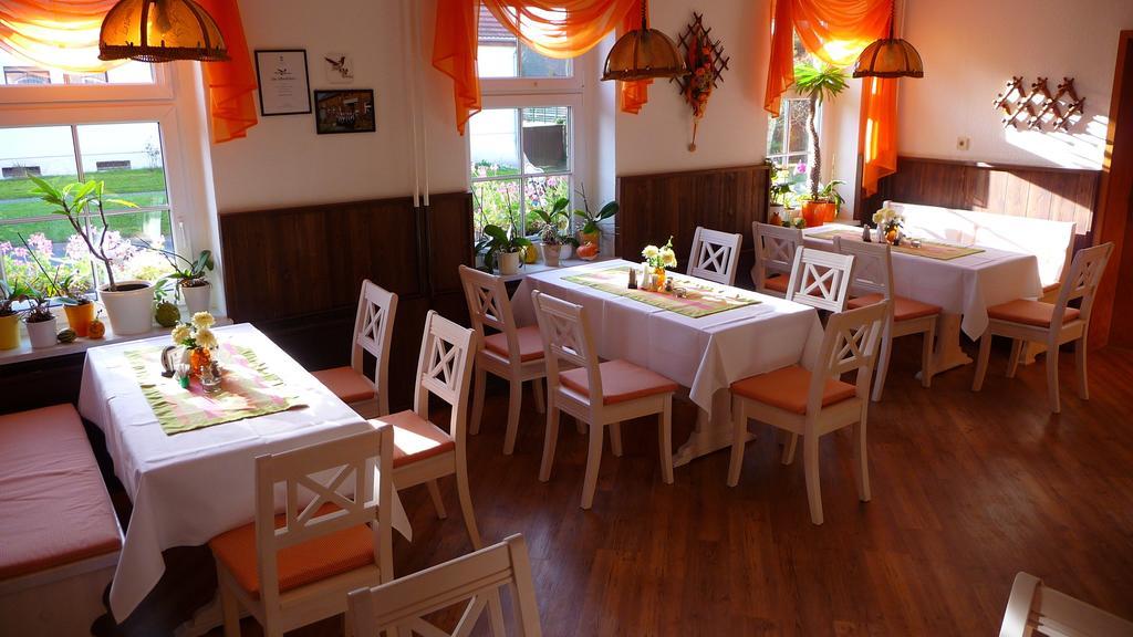 Werners Landgasthaus Lieskau Buitenkant foto